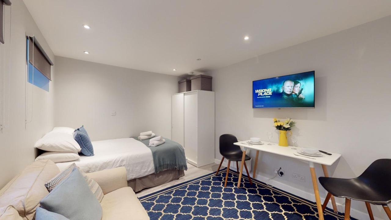 Wimbledon Studios Лондон Екстер'єр фото
